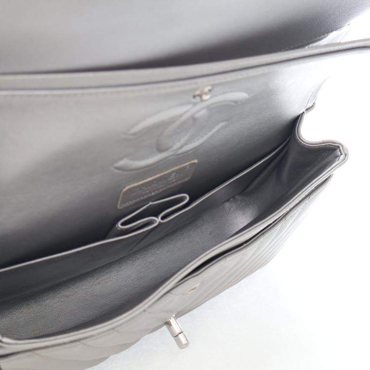 Pre Owned Chanel Medium Caviar Chevron Classic Double Flap Bag