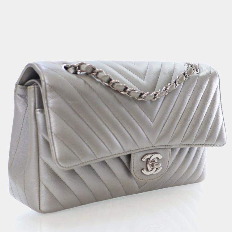 Pre Owned Chanel Medium Caviar Chevron Classic Double Flap Bag