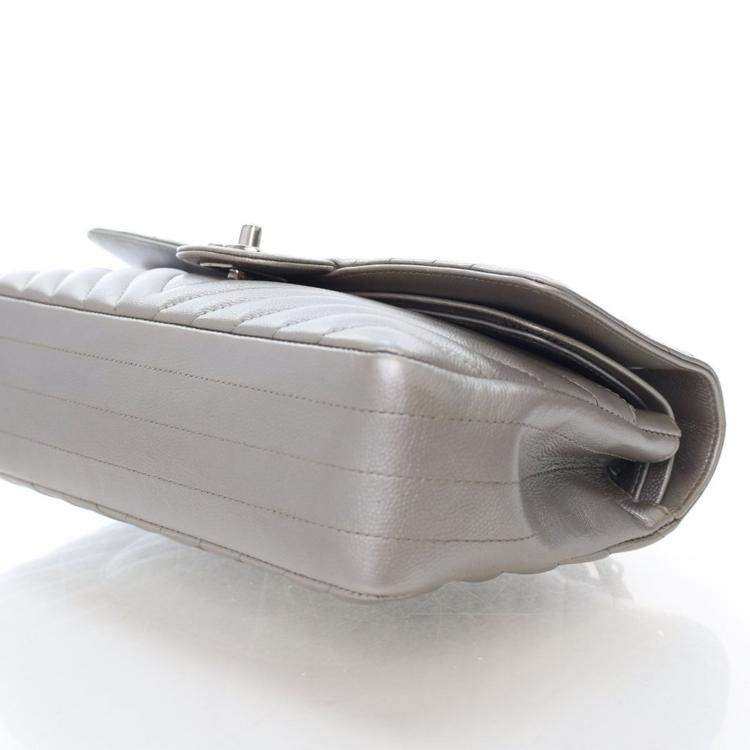 Pre Owned Chanel Medium Caviar Chevron Classic Double Flap Bag