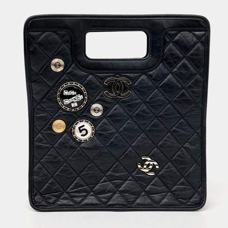 مملوكة مسبقًا Chanel Black Leather Small Shopping Bag with Charm