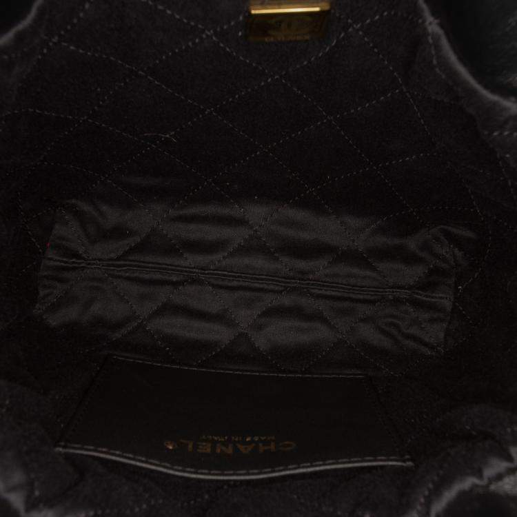 Pre Owned Chanel Black Mini Shiny Calfskin 22 Handbag