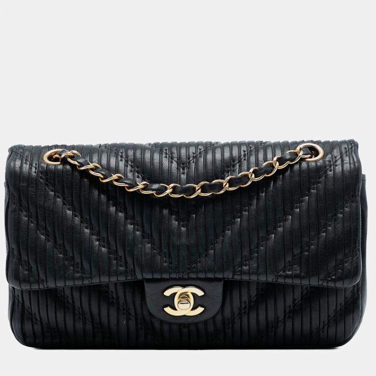 مملوكة مسبقًا Chanel Black Medium Classic Chevron Calfskin Pleated Double Flap