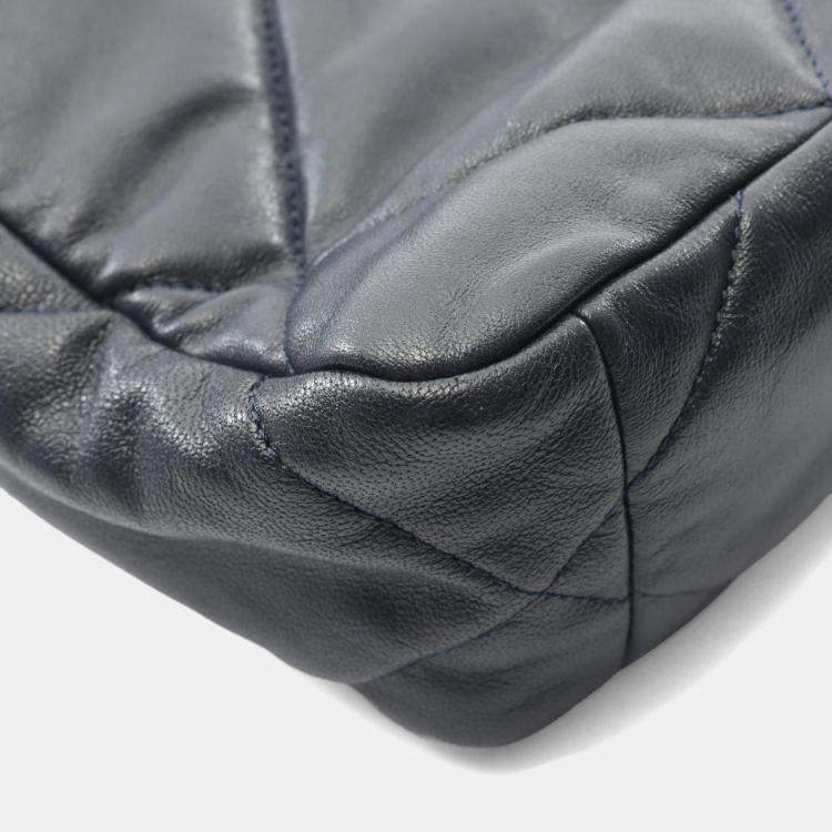 Pre Owned Chanel 19 Disneuf Matelasse Shoulder Bag In Lambskin Navy Blue