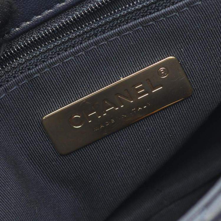 Pre Owned Chanel 19 Disneuf Matelasse Shoulder Bag In Lambskin Navy Blue