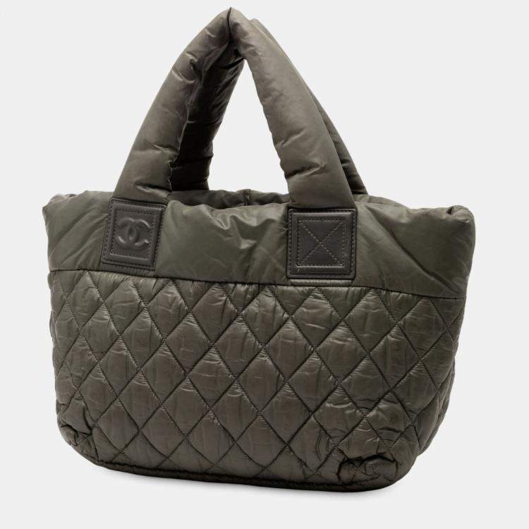 مملوكة مسبقًا Chanel Green Small Quilted Nylon Coco Cocoon Tote