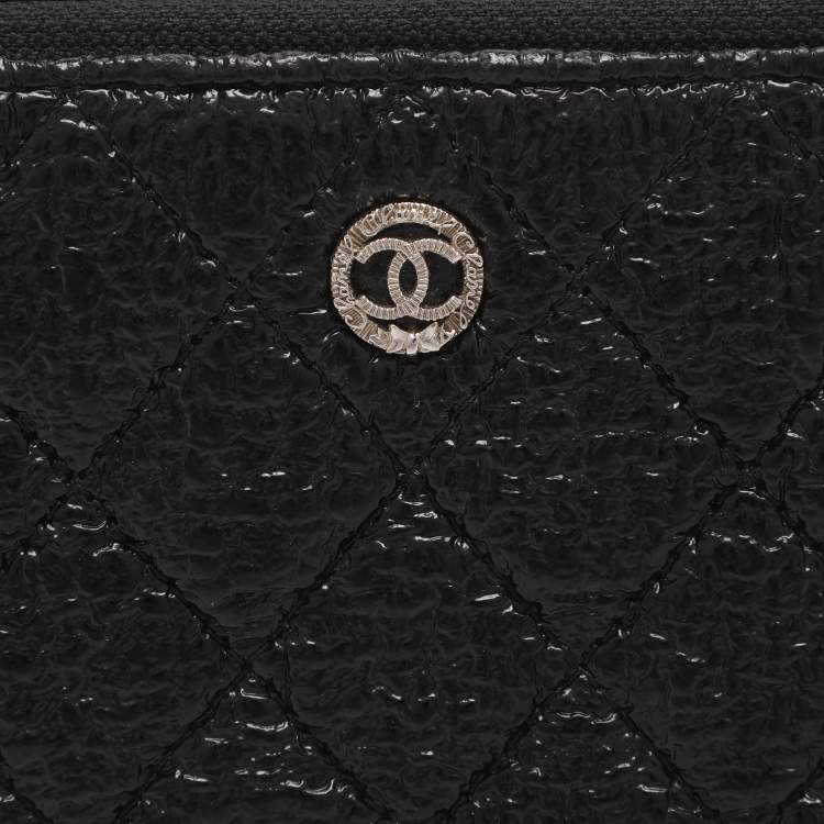 Pre Owned Chanel CC Black Quilted Coated Tweed Zip Around Wallet