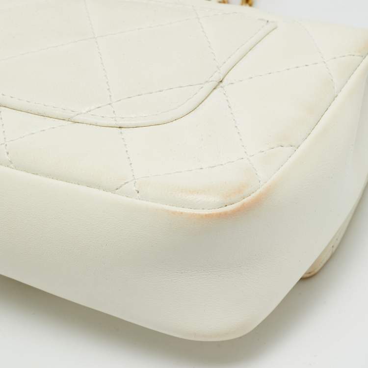 Pre Owned Chanel Heart Charm Classic Single New Mini White Quilted Leather Flap Bag