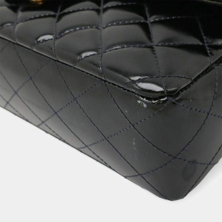 مملوكة مسبقًا Chanel Matelasse Handbag Black Patent Leather