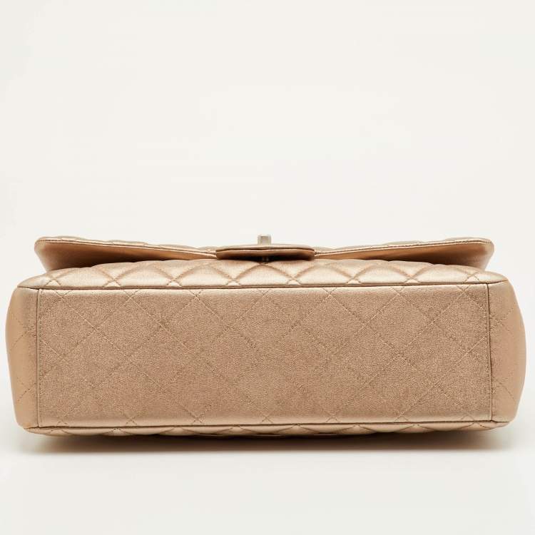 Pre Owned Chanel Metallic Quilted Leather Maxi Classic Double Flap Bag