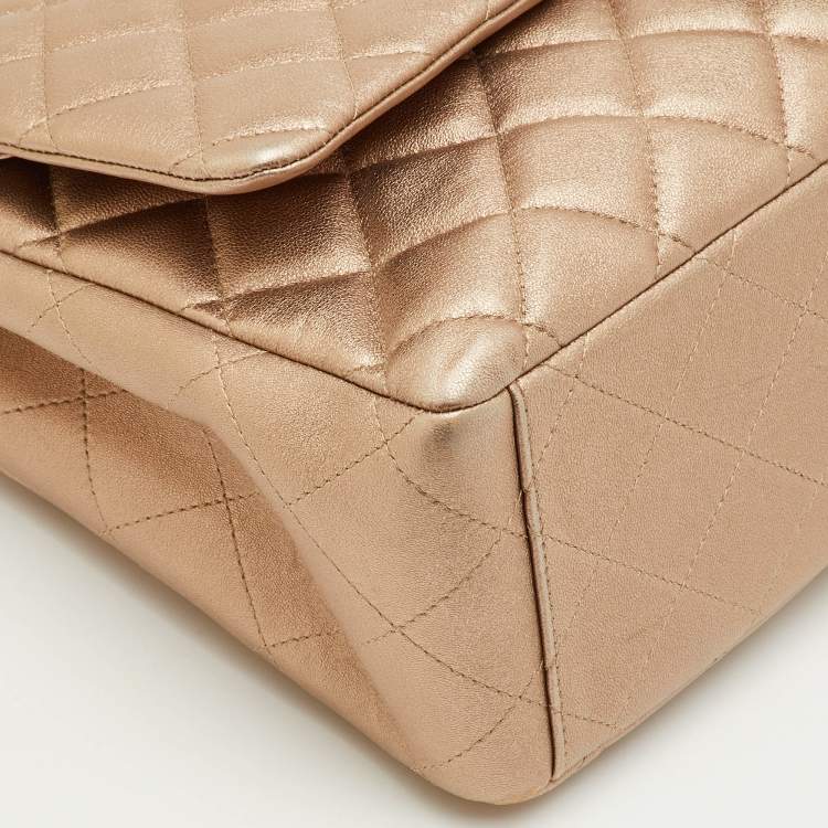 Pre Owned Chanel Metallic Quilted Leather Maxi Classic Double Flap Bag