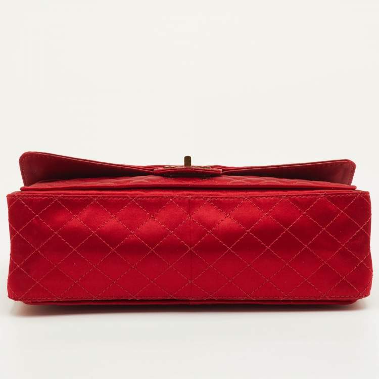 Pre Owned حقيبة شانيل 2.55 ريإصدار كلاسيك 226 أحمر ساتان مبطن قلاب