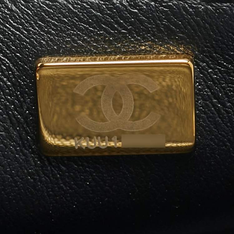 Pre Owned Chanel Retro Twist Black Quilted Caviar Leather Top Handle Bag