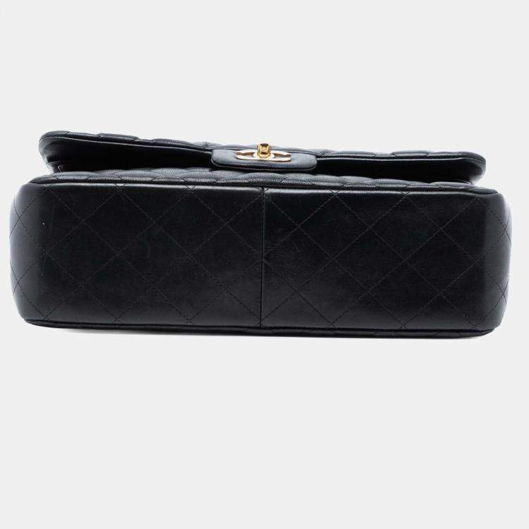 Pre Owned Chanel Black Jumbo Classic Lambskin Double Flap