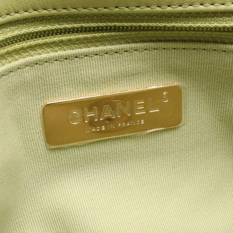 Pre Owned Chanel 19 Green Leather Flap Shoulder Bag