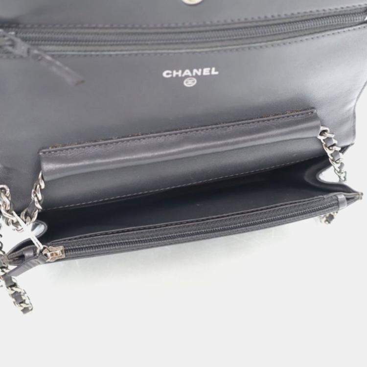 Pre Owned Chanel Striated Patent Classic Wallet On Chain (WOC)
