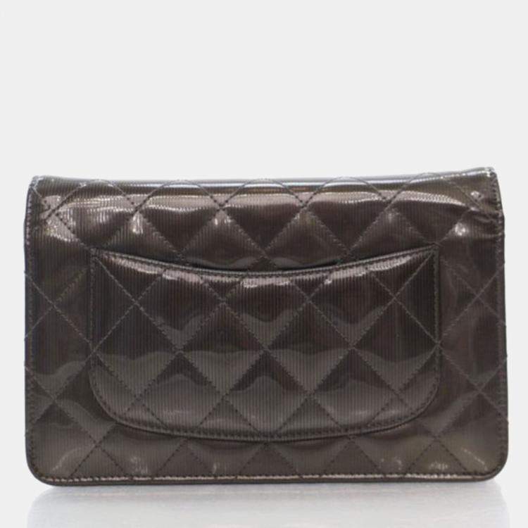 Pre Owned Chanel Striated Patent Classic Wallet On Chain (WOC)