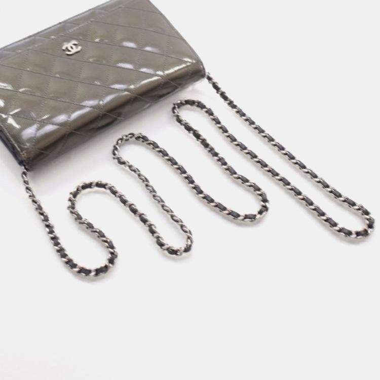 Pre Owned Chanel Striated Patent Classic Wallet On Chain (WOC)