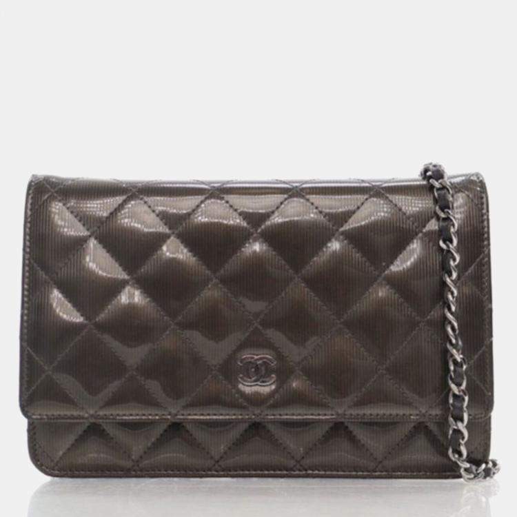 Pre Owned Chanel Striated Patent Classic Wallet On Chain (WOC)
