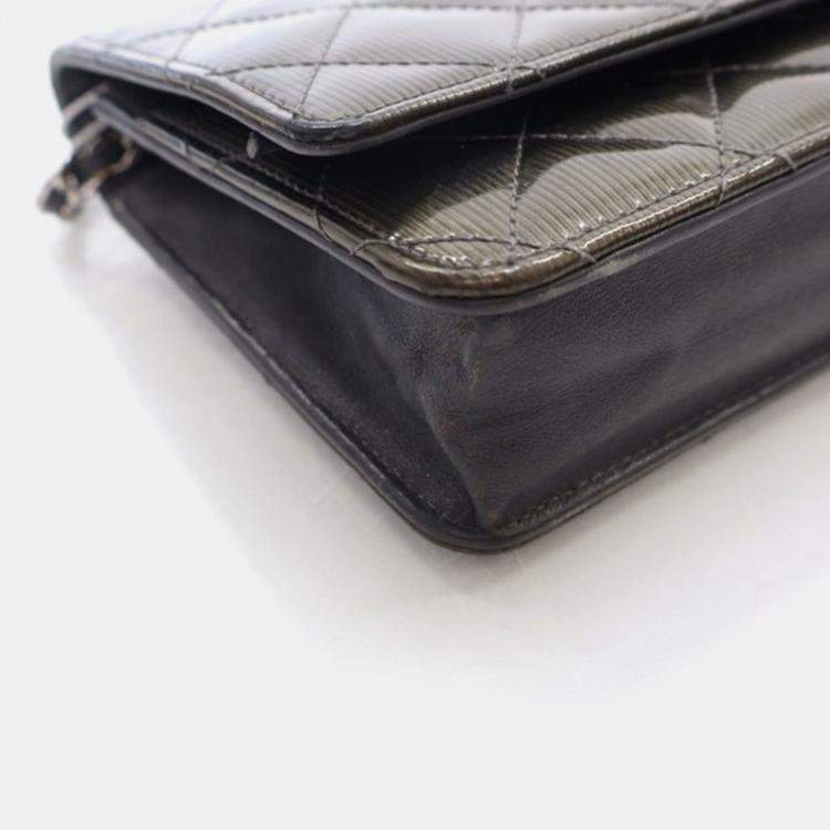 Pre Owned Chanel Striated Patent Classic Wallet On Chain (WOC)