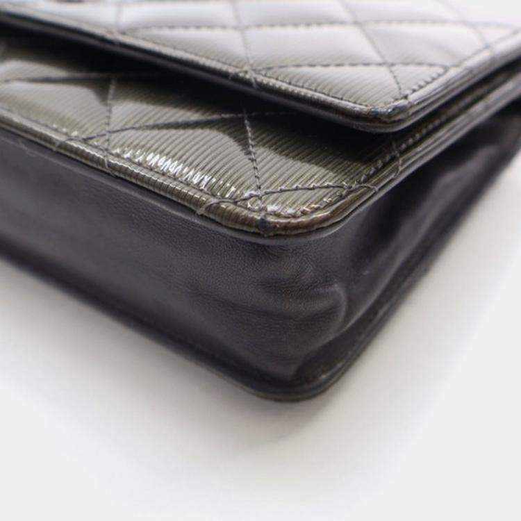 Pre Owned Chanel Striated Patent Classic Wallet On Chain (WOC)