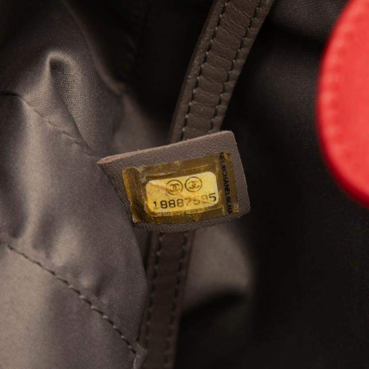 مملوكة مسبقًا Chanel Red Caviar Petite Shopping Tote