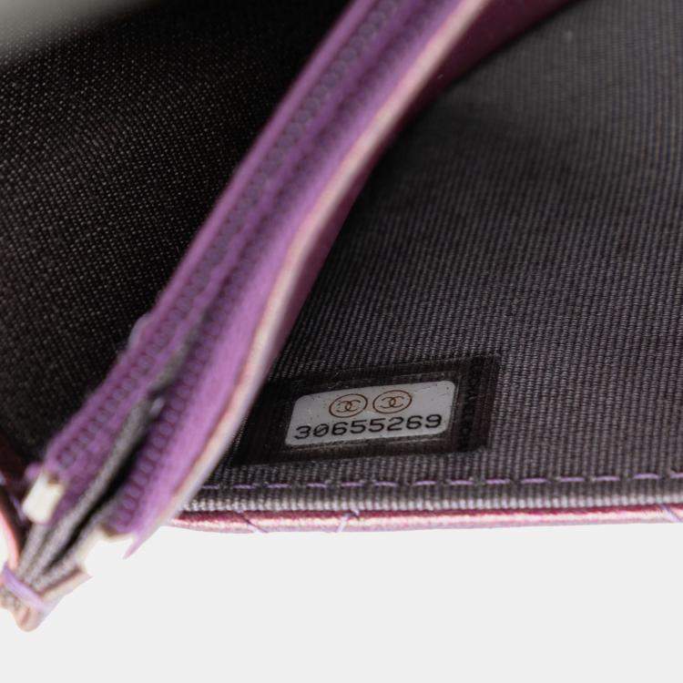 مملوكة مسبقًا Chanel Purple CC Quilted Iridescent Lambskin Wallet on Chain