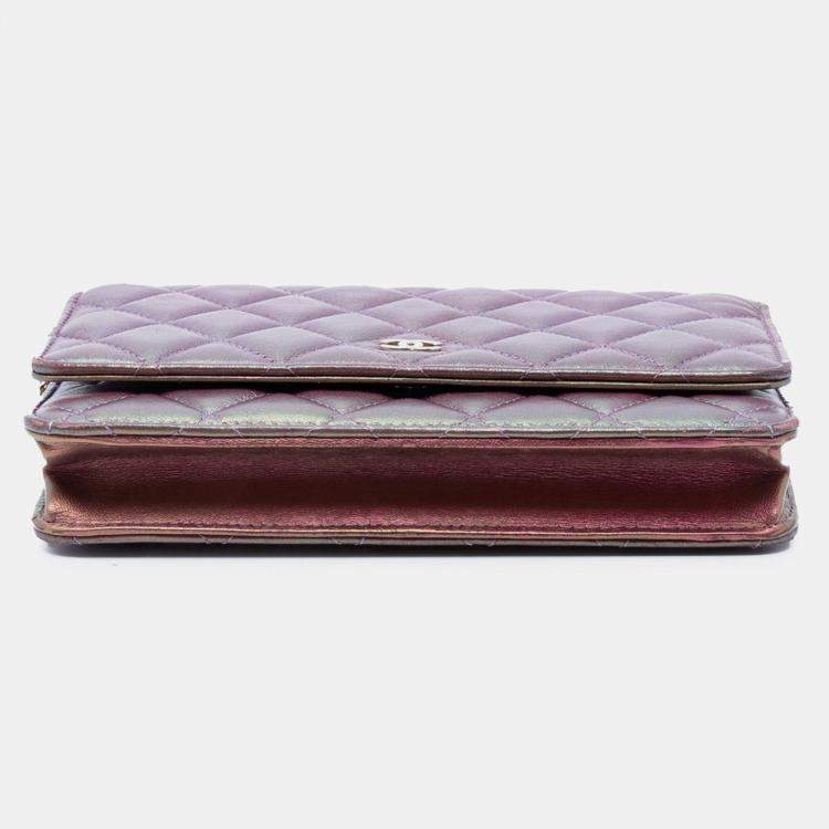 مملوكة مسبقًا Chanel Purple CC Quilted Iridescent Lambskin Wallet on Chain