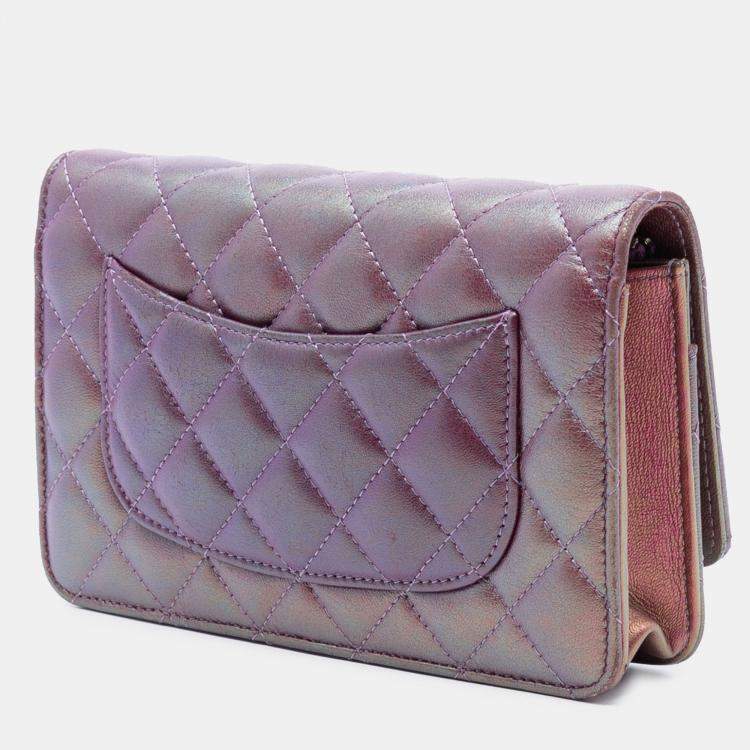 مملوكة مسبقًا Chanel Purple CC Quilted Iridescent Lambskin Wallet on Chain