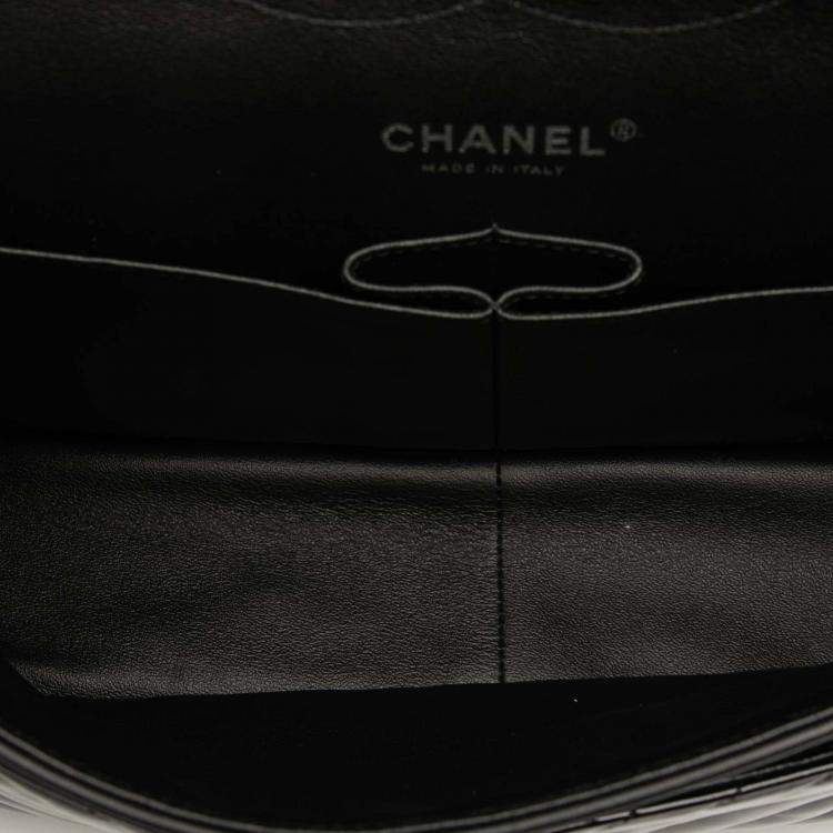 مملوكة مسبقًا Chanel Black Jumbo Classic Chevron Patent Double Flap