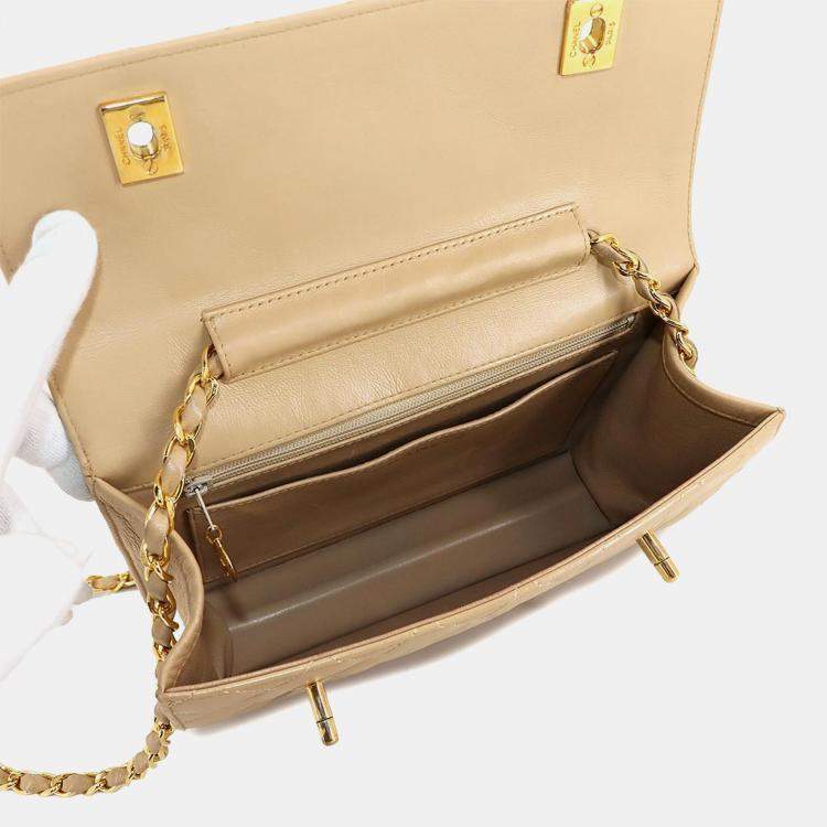 مملوكة مسبقًا Chanel Double CC Turn Lock Cambon Charm Small Beige Quilted Lambskin Shoulder Bag