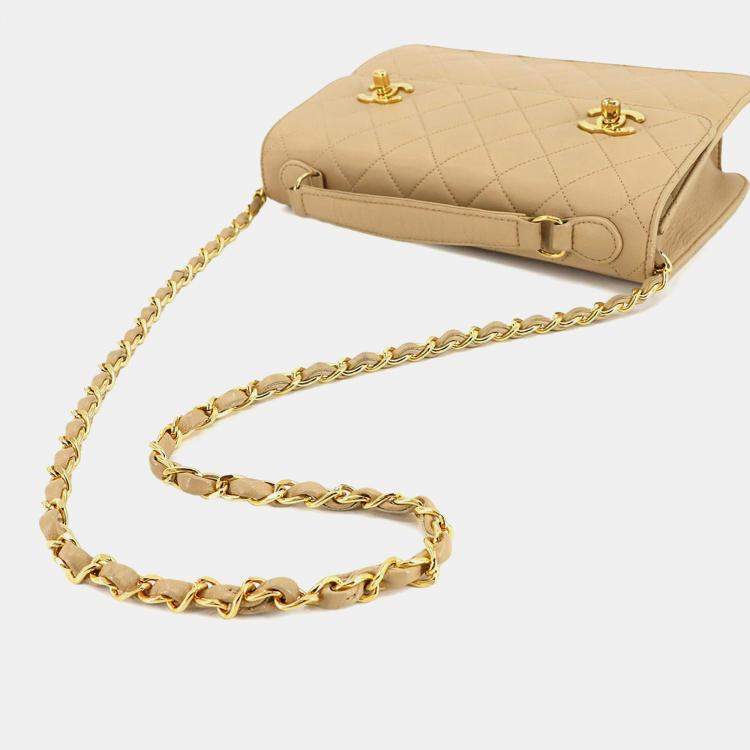 مملوكة مسبقًا Chanel Double CC Turn Lock Cambon Charm Small Beige Quilted Lambskin Shoulder Bag