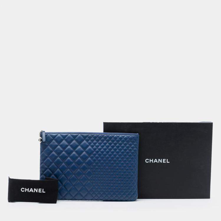 Pre Owned Chanel Blue CC Bi Quilted Lambskin O Case Clutch