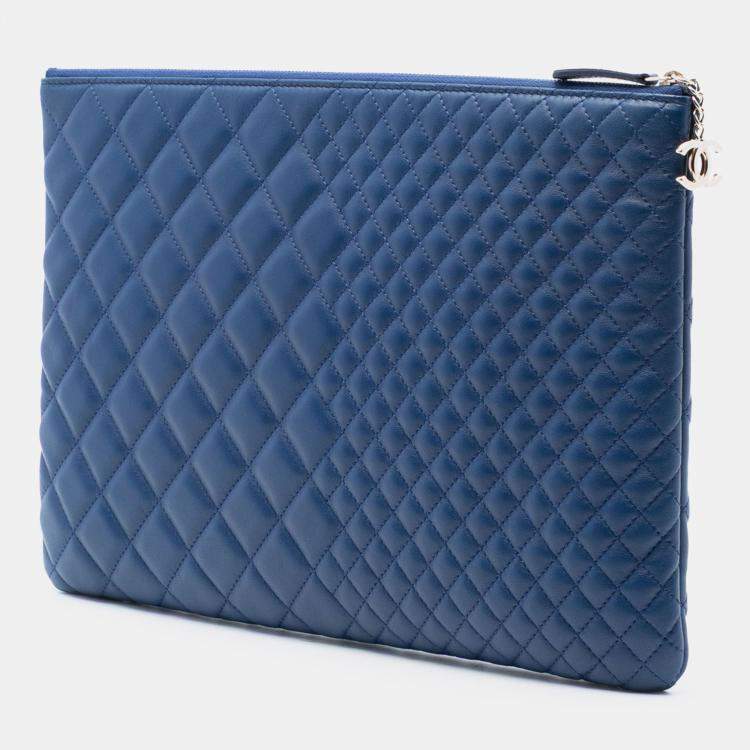 Pre Owned Chanel Blue CC Bi Quilted Lambskin O Case Clutch