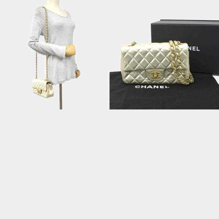 Pre Owned Chanel Gold Leather Shoulder Bag