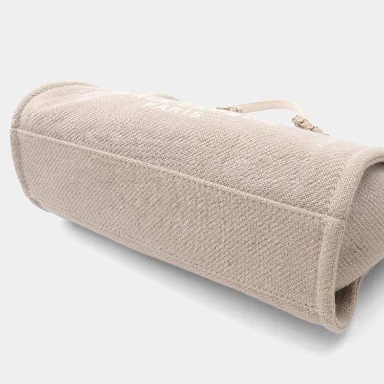 مملوكة مسبقًا Chanel Deauville Beige White Canvas Leather Tote Bag