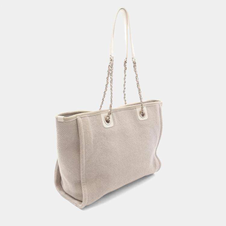 مملوكة مسبقًا Chanel Deauville Beige White Canvas Leather Tote Bag