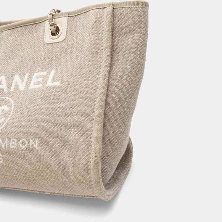 مملوكة مسبقًا Chanel Deauville Beige White Canvas Leather Tote Bag