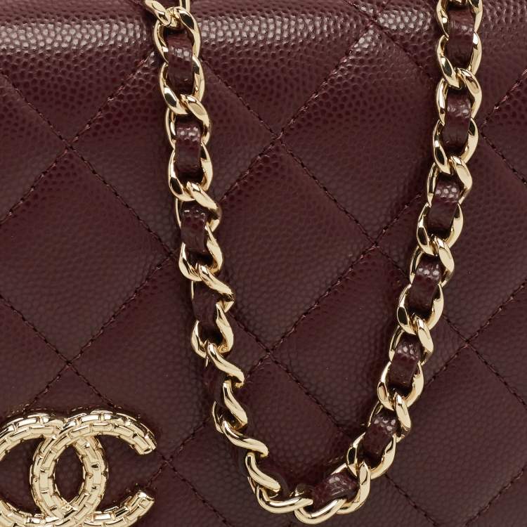 مملوكة مسبقًا Chanel CC Burgundy Quilted Caviar Leather Wallet On Chain