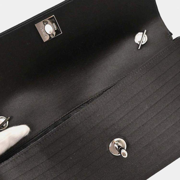 مملوكة مسبقًا Chanel Black Satin Shoulder Bag