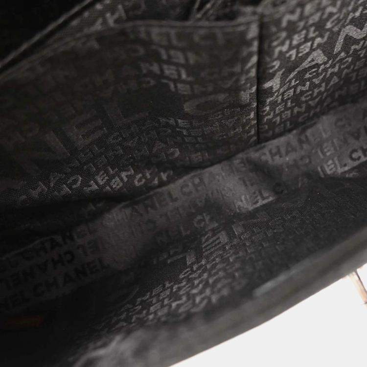 مملوكة مسبقًا Chanel Black Satin Shoulder Bag