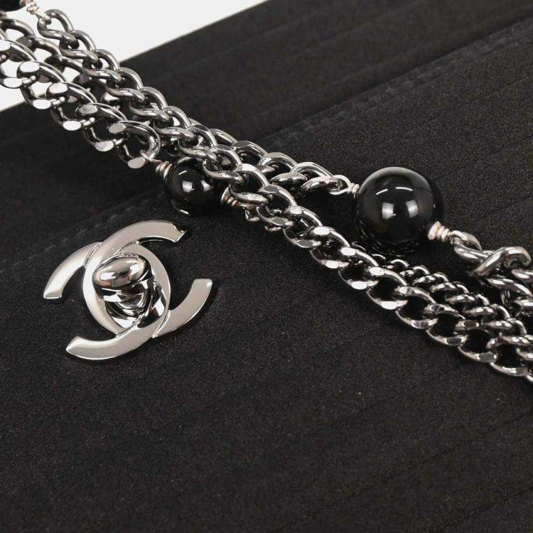 مملوكة مسبقًا Chanel Black Satin Shoulder Bag