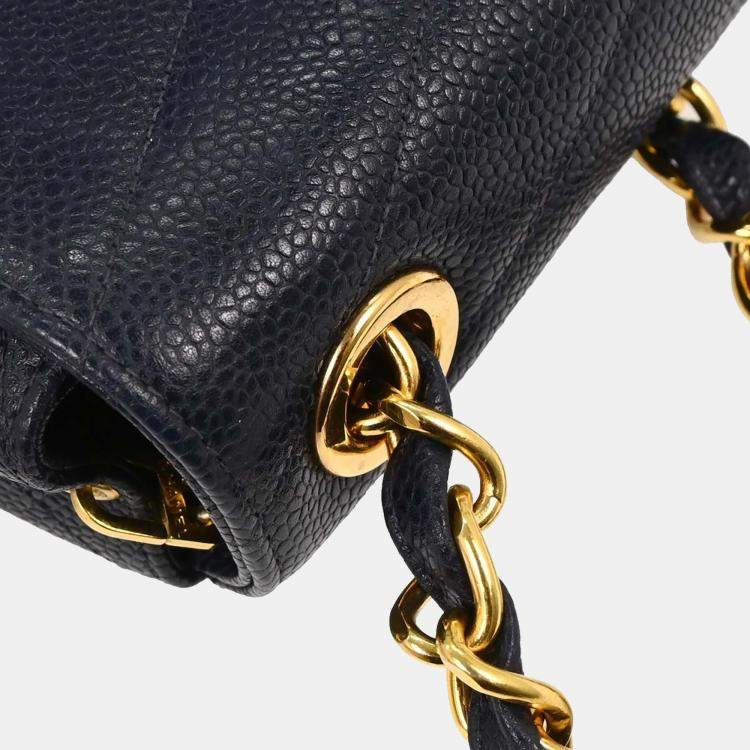 مملوكة مسبقًا Chanel Navy Calfskin Single Flap Shoulder Bag