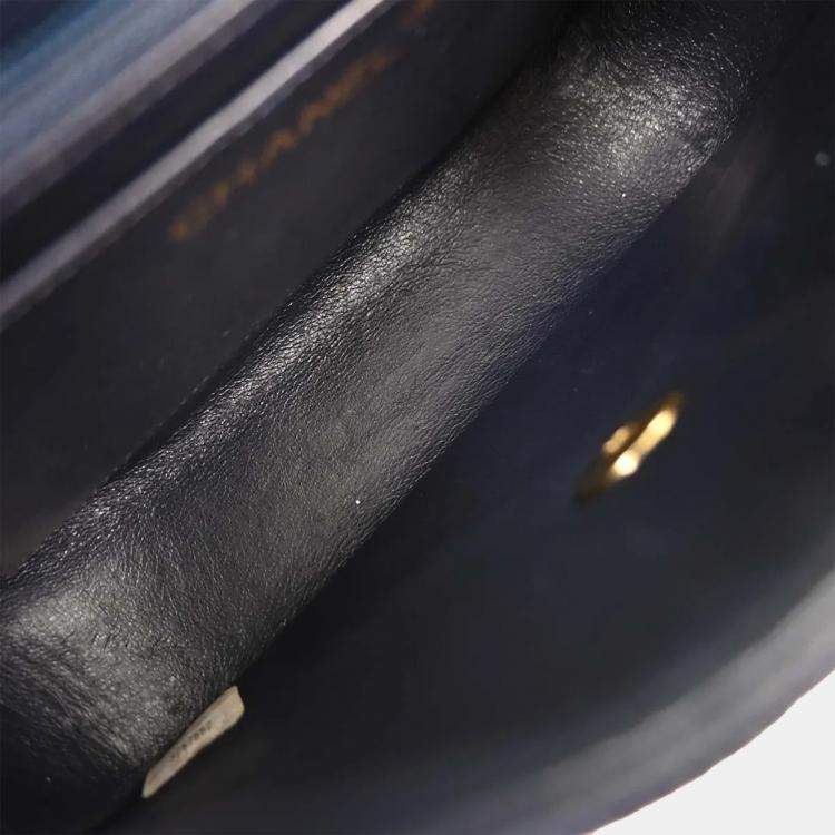 مملوكة مسبقًا Chanel Navy Calfskin Single Flap Shoulder Bag