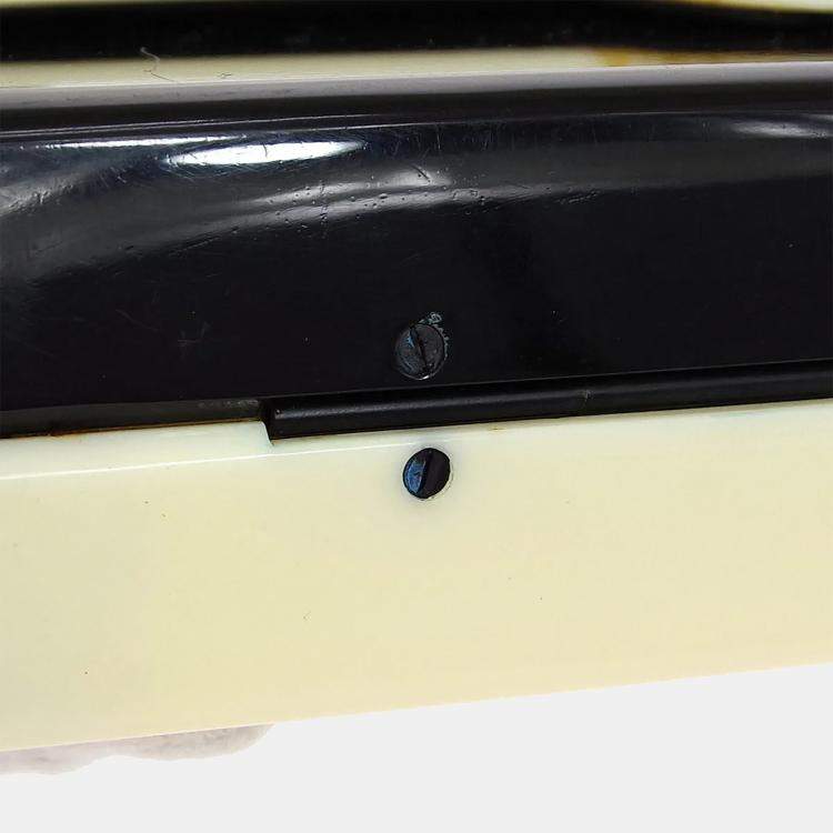 Pre Owned Chanel Black White Acrylic Shoulder Bag