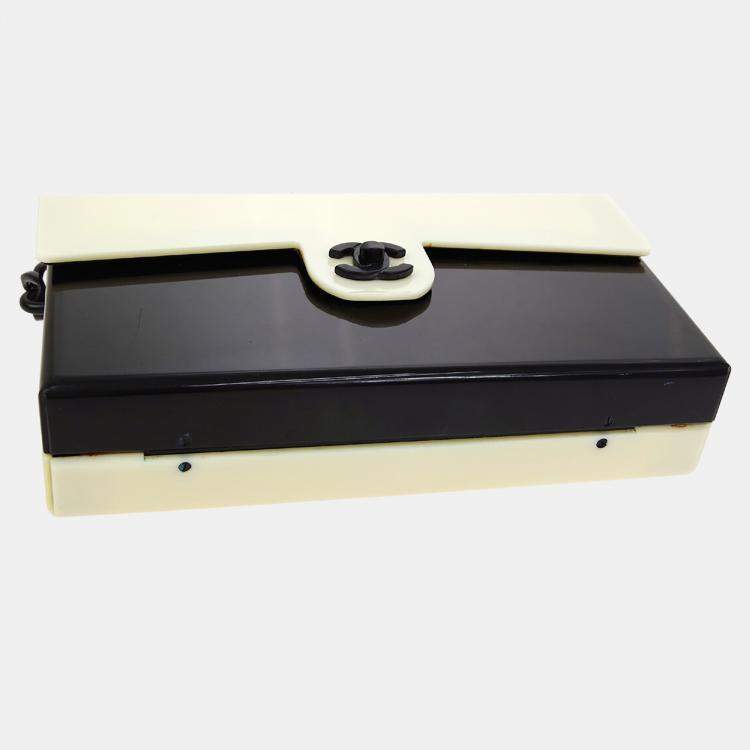 Pre Owned Chanel Black White Acrylic Shoulder Bag