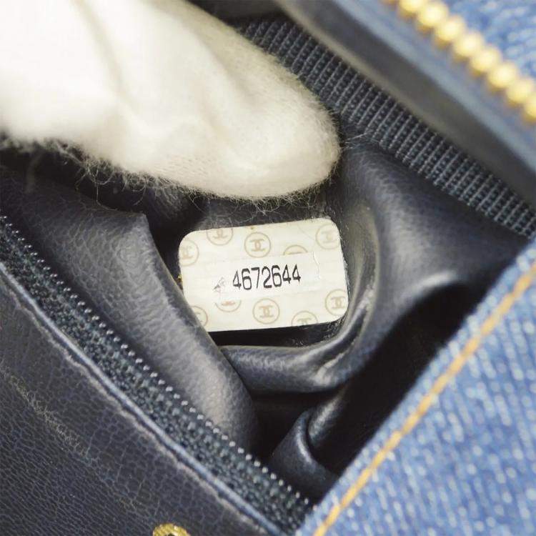 مملوكة مسبقًا Chanel Timeless Lunch Box 24 Blue Denim Vanity Bag