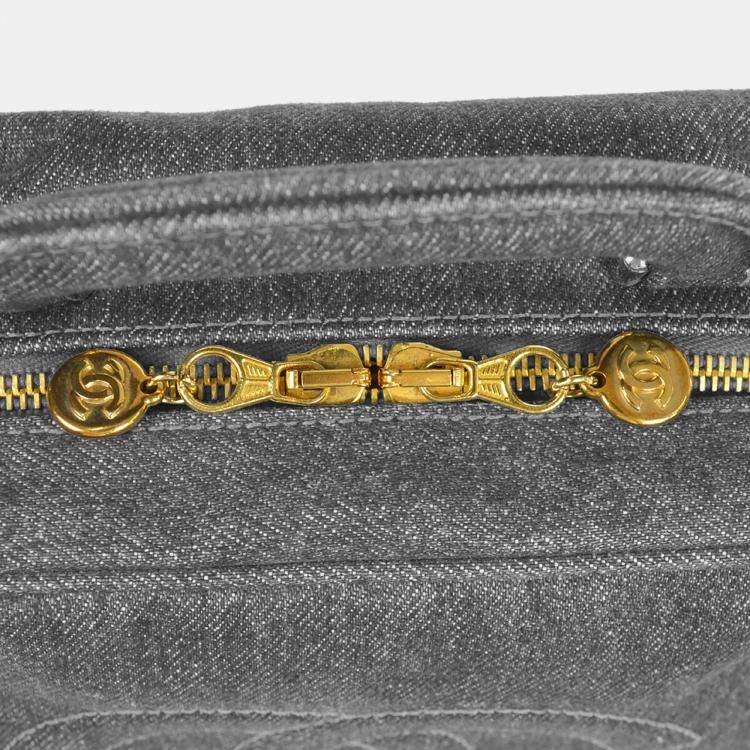 مملوكة مسبقًا Chanel Timeless Lunch Box 24 Blue Denim Vanity Bag