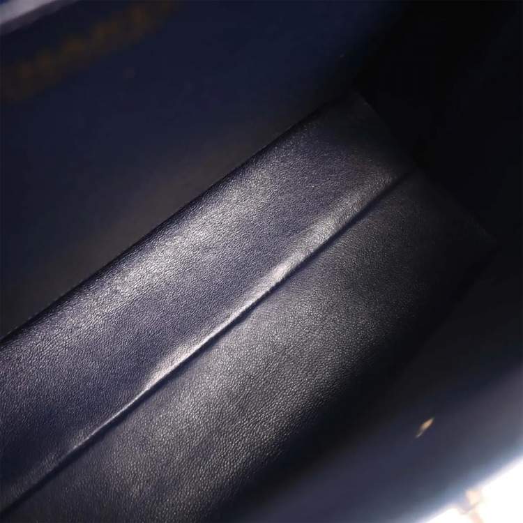 مملوكة مسبقًا Chanel Blue Denim Top Handle Bag