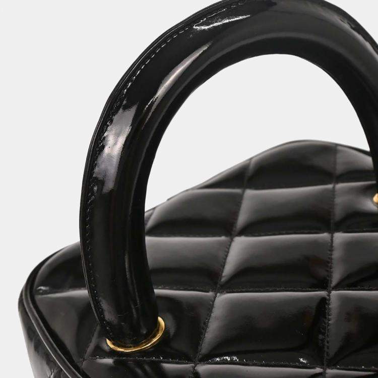 مملوكة مسبقًا Chanel Black Patent Leather Vanity Handbag
