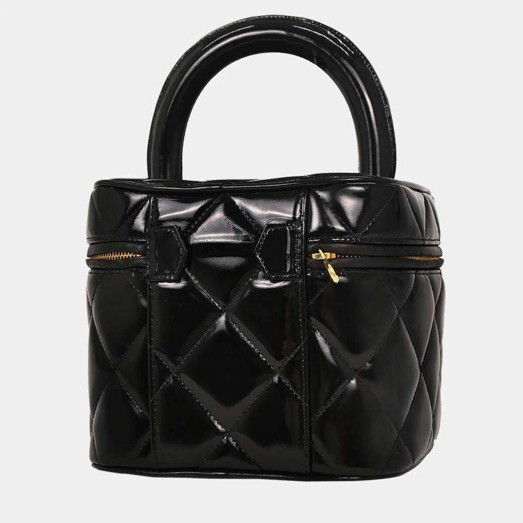 مملوكة مسبقًا Chanel Black Patent Leather Vanity Handbag